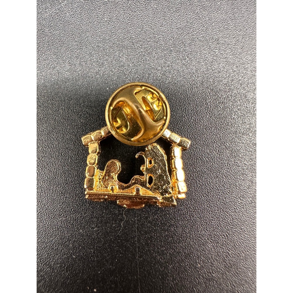 Vintage Nativity Scene Lapel Pin Gold Tone Holy Family Christmas Creche Small